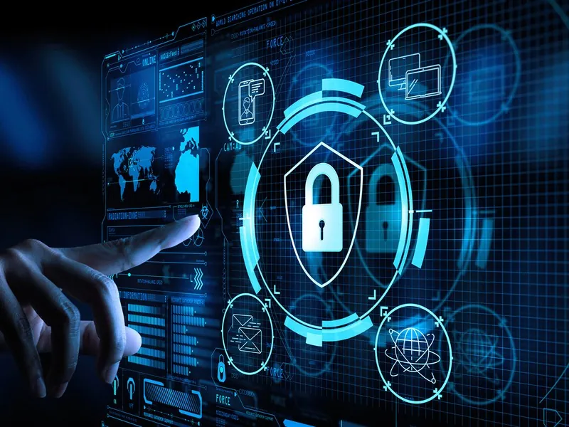 Điện thoại hiển thị mã OTP hoặc hộp thư email với liên kết đặt lại mật khẩu từ Hay88